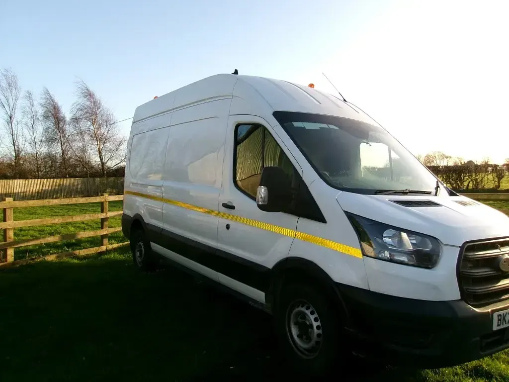 Usado Ford Transit 130 HP (95 kW) 2022 Branco Van