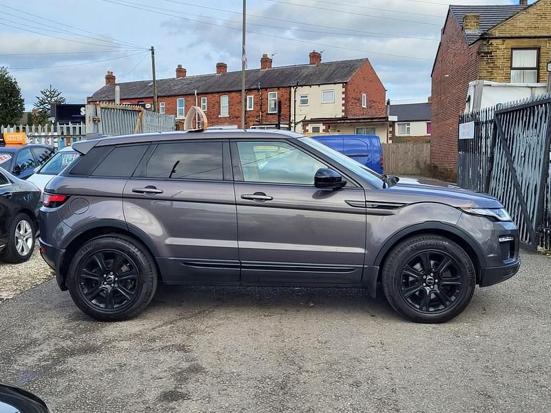 Used Land Rover Range Rover evoque SE 2017 Grey Estate