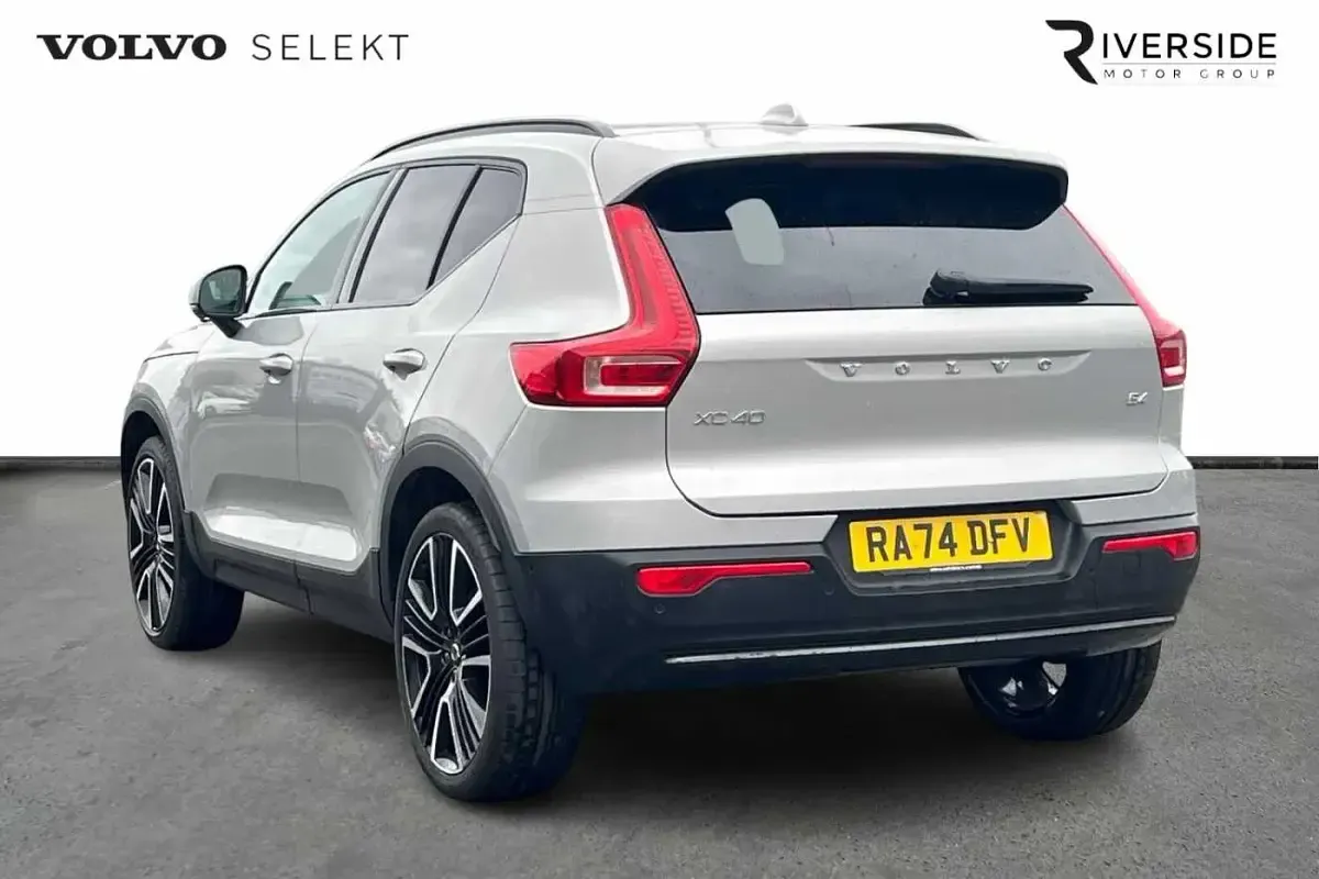 Used Volvo XC40 Ultra 197 HP (144 kW) 2025 Silver dawn SUV