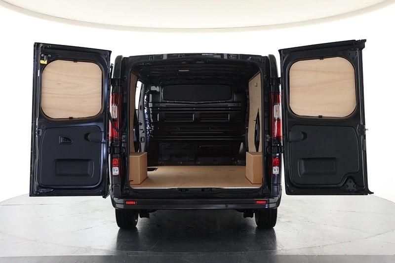 New Renault Trafic 2026 Black