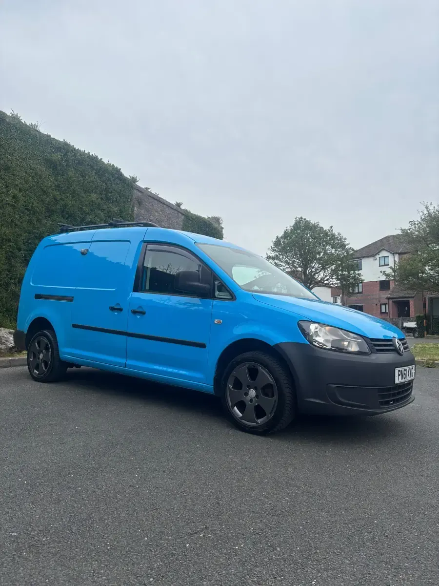 Used VW Caddy 102 HP (75 kW) 2011 Blue MPV