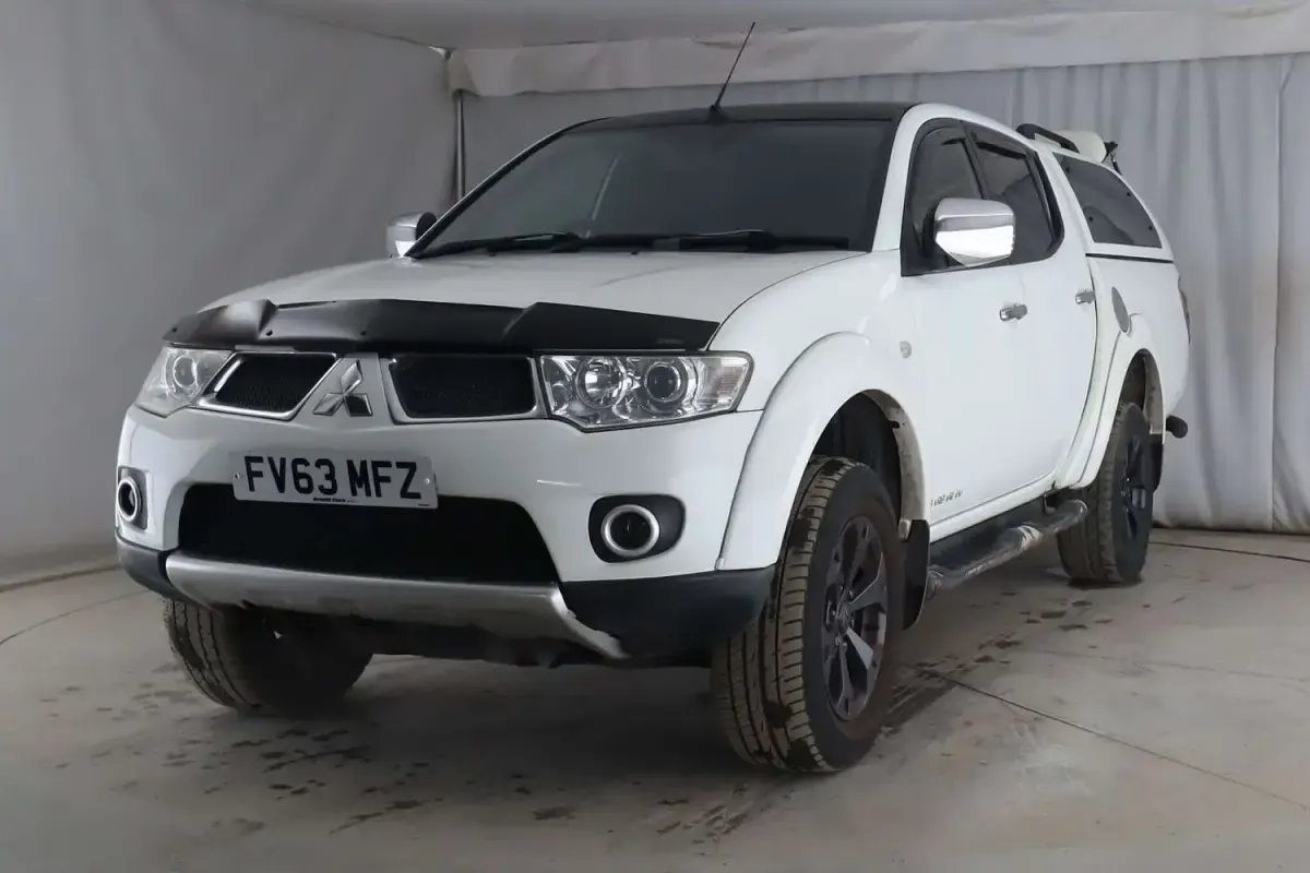 Used Mitsubishi L200 2013 White Pickup