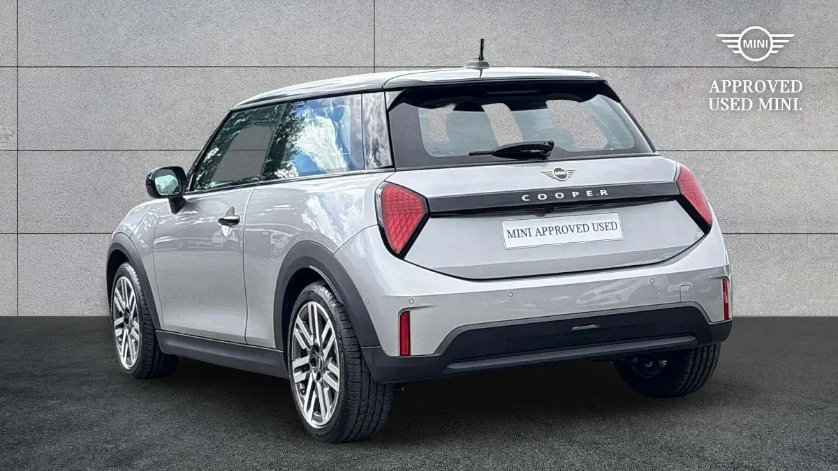 New Mini Cooper Hatch 113 kW (154 HP) 2026 Silver Hatchback