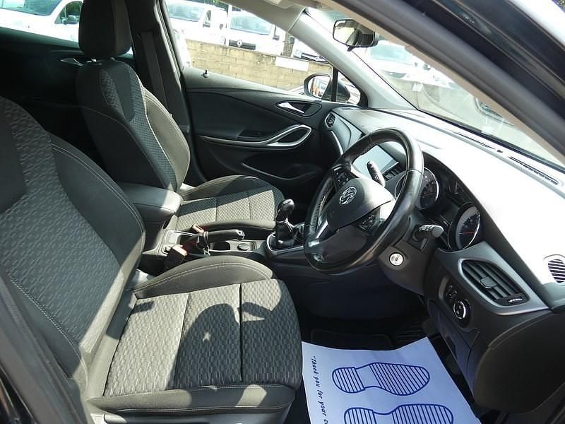 Used Vauxhall Astra 110 HP (80 kW) 2017 Blue Estate