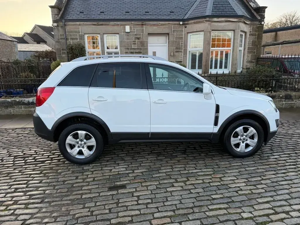 Used Vauxhall Antara S 163 HP (119 kW) 2014 White SUV