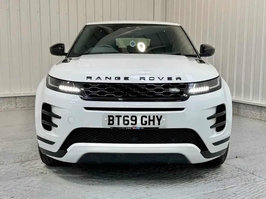 Used Land Rover Range Rover evoque R-Dynamic 180 HP (132 kW) 2019 White SUV