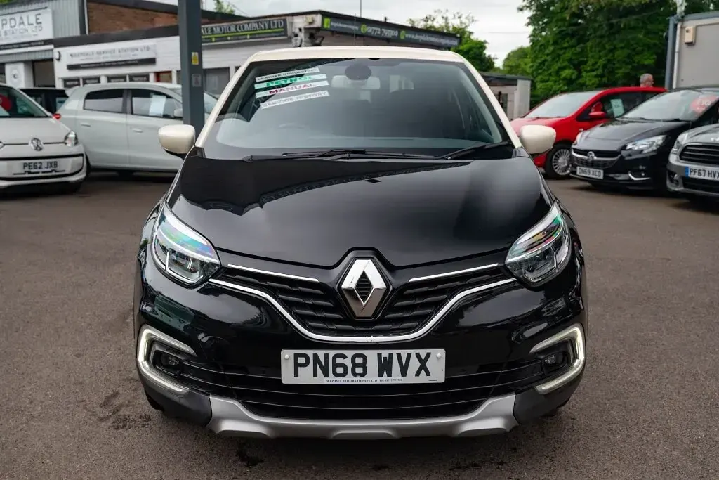 Used Renault Captur GT-Line 2018 Black/cream SUV