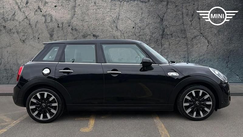 Used Mini Cooper S Exclusive 192 HP (141 kW) 2019 Black Hatchback