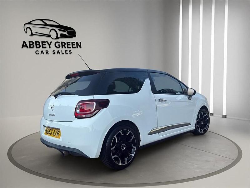 Begagnad Citroën DS3 2014 Vit Halvkombi