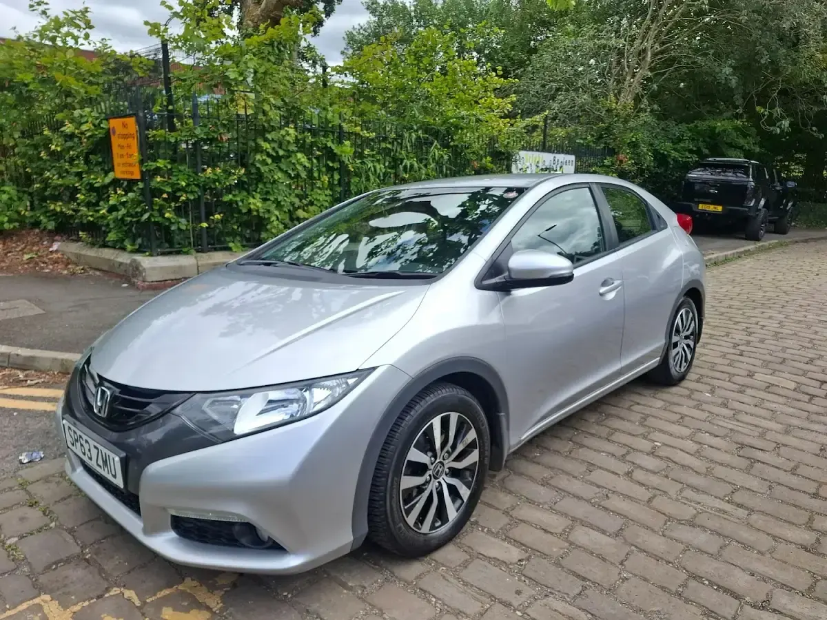 Used Honda Civic ES 120 HP (88 kW) 2013 Silver Hatchback