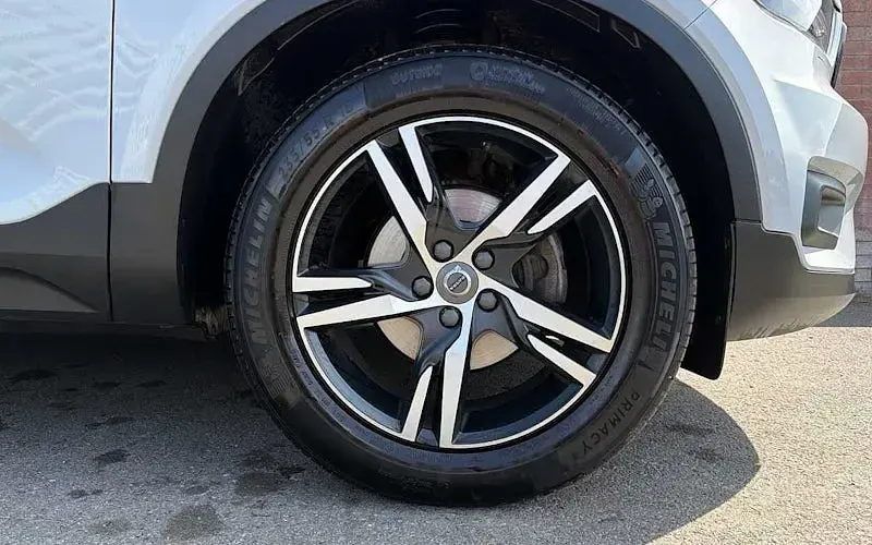 Used Volvo XC40 R-Design 163 HP (119 kW) 2021 Silver SUV