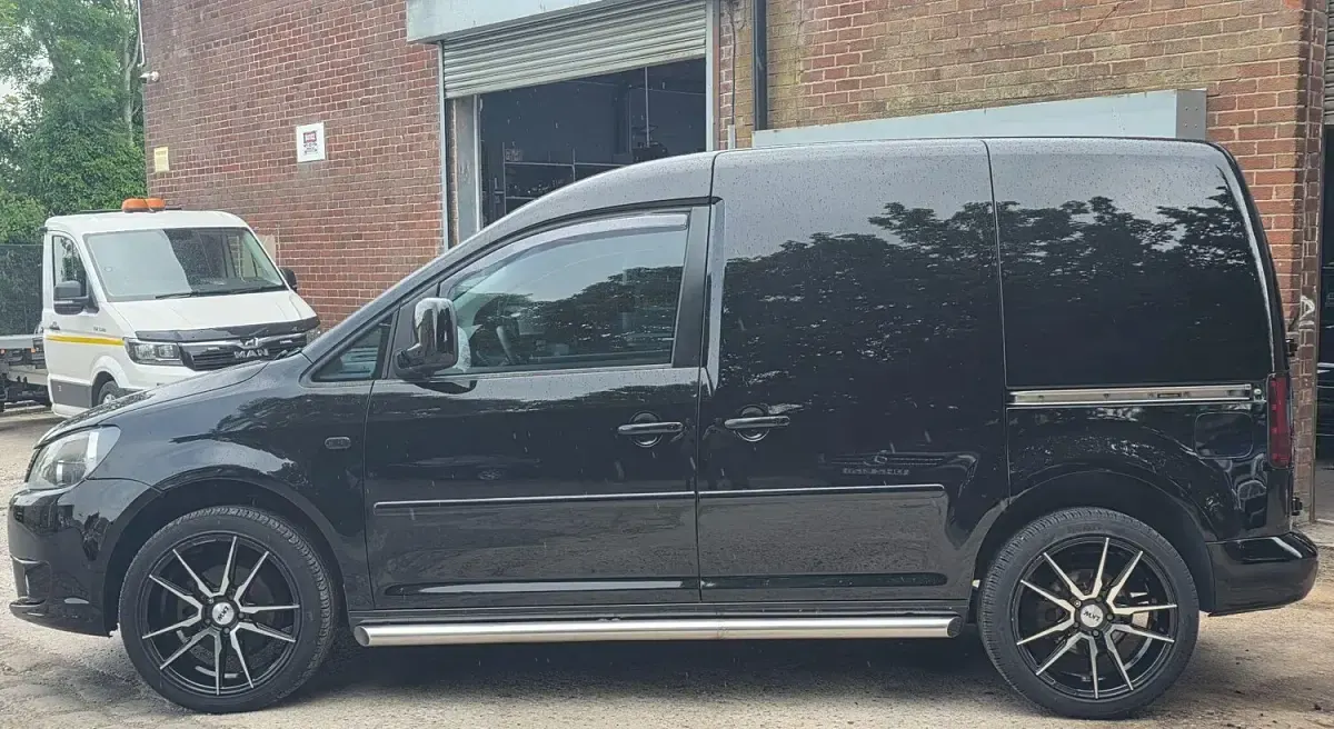 Used VW Caddy 102 HP (75 kW) 2012 Black MPV