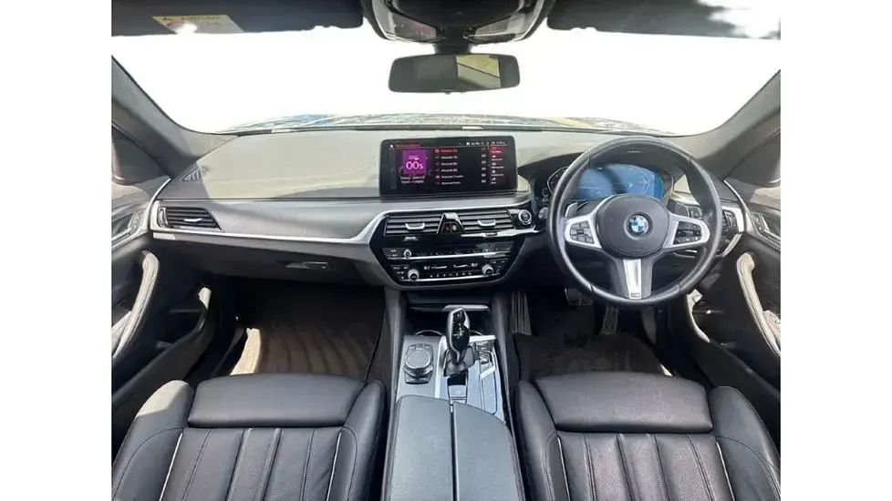 Used BMW 520 M Sport 187 HP (137 kW) 2023 Grey Estate