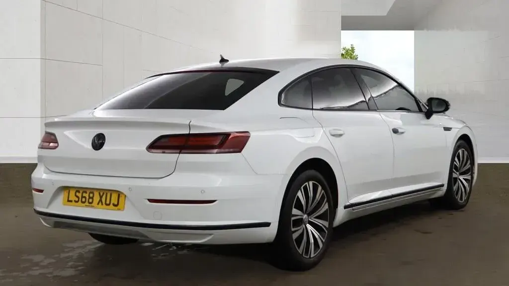 Used VW Arteon Elegance 2018 White Hatchback