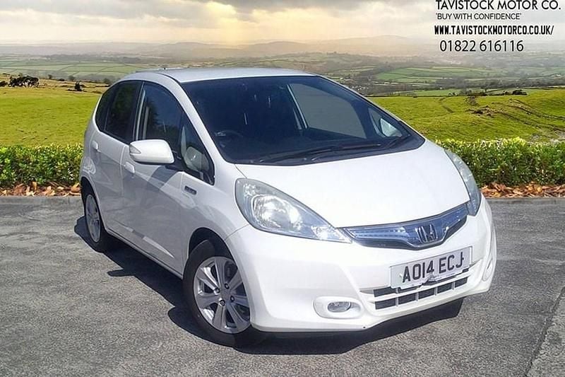 Second-hand Honda Jazz Hybrid 102 CP (75 kW) 2014 Alb Hatchback