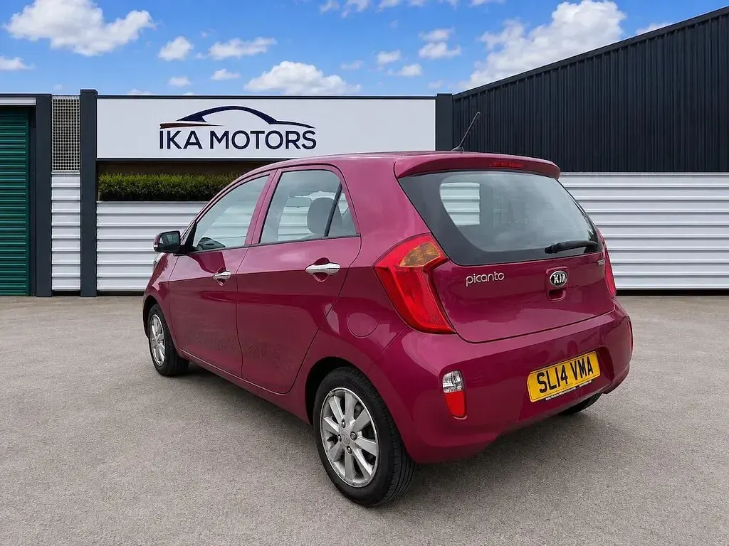 Used Kia Picanto 84 HP (61 kW) 2014 Pink Hatchback