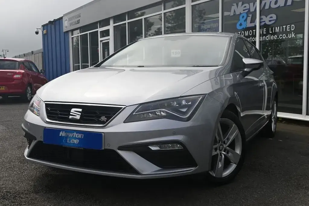 Used Seat Leon FR 130 HP (95 kW) 2019 Silver Hatchback
