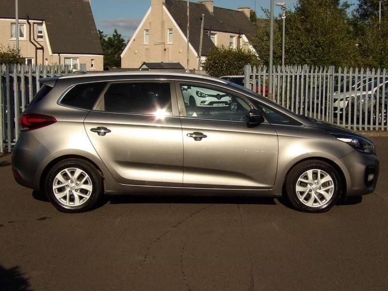 Silver Used 2017 Kia Carens 2 MPV | £9,490 (Fair price) - Image 1/4