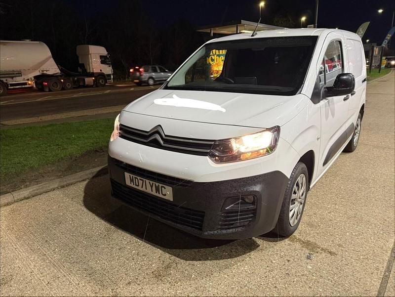 Used Citroën Berlingo 100 HP (73 kW) 2022 White MPV