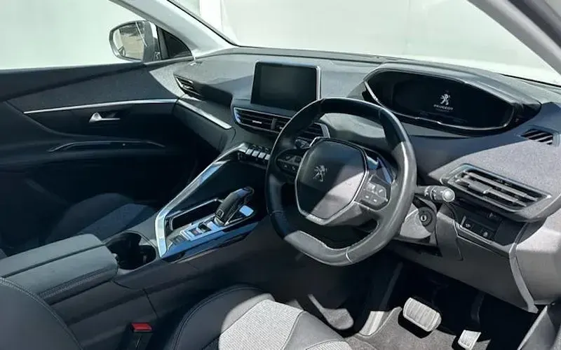 Used Peugeot 3008 Allure 181 HP (133 kW) 2018 White SUV
