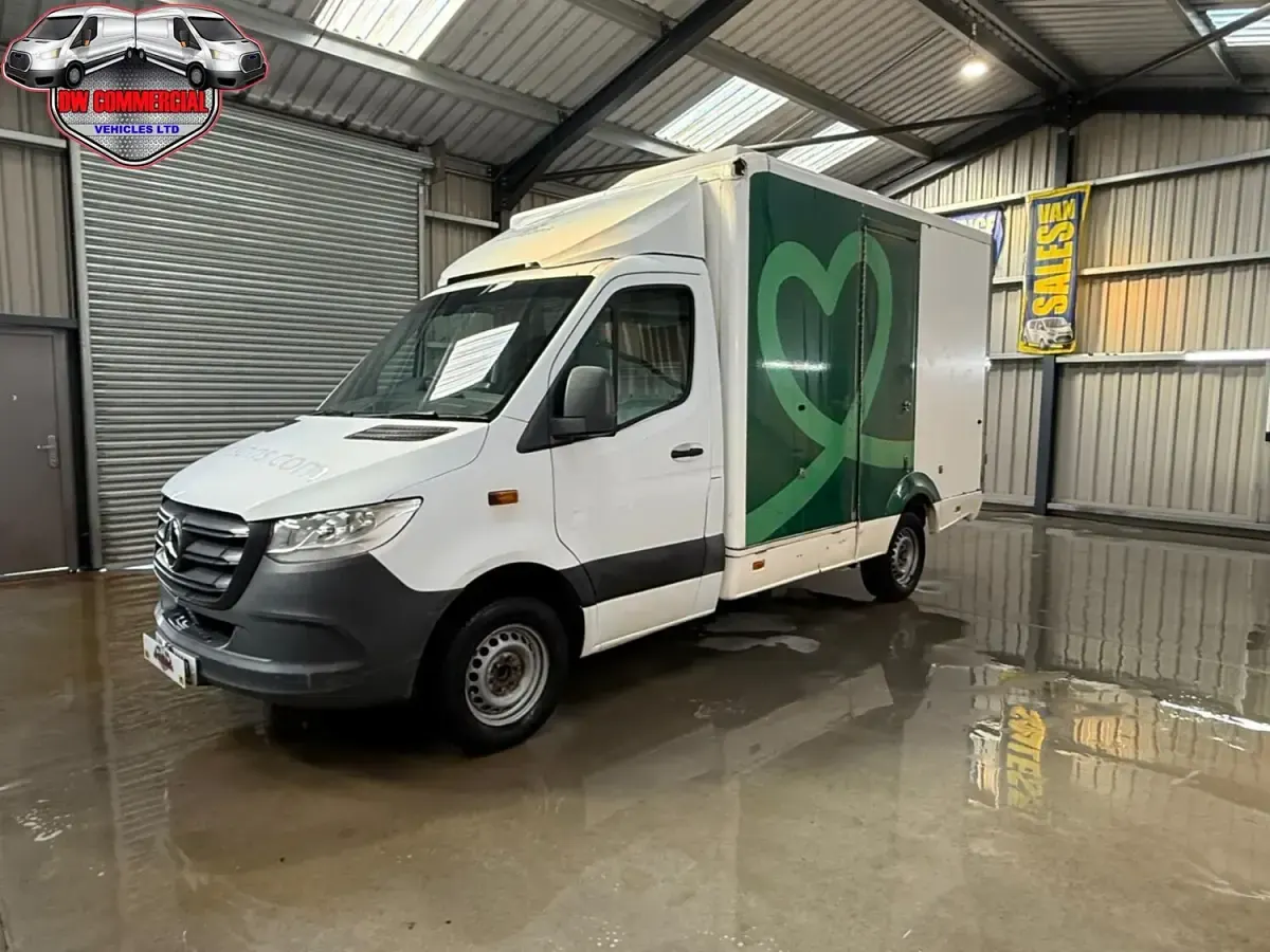 Used Mercedes Sprinter 140 HP (102 kW) 2021 White Van