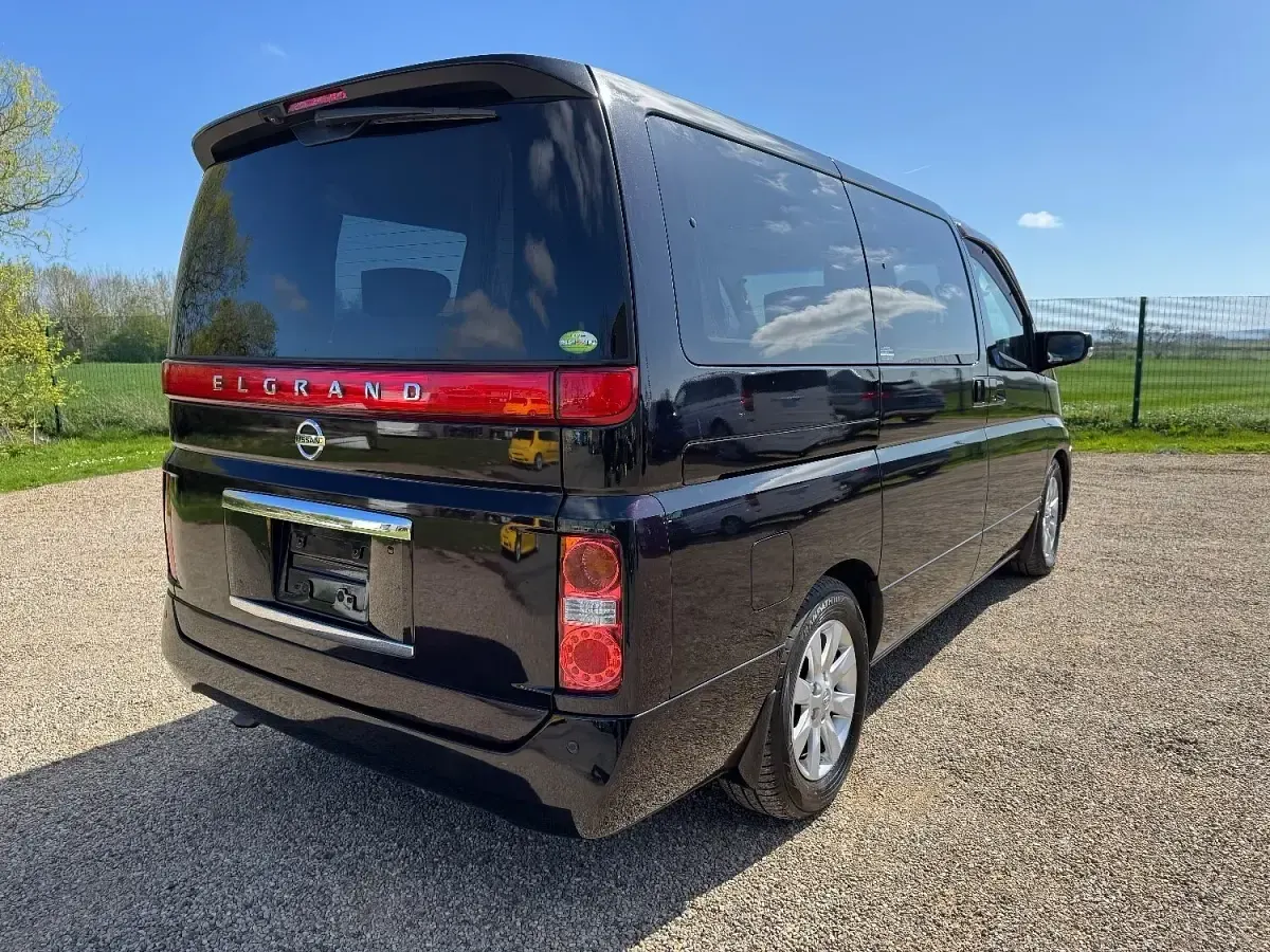Used Nissan Elgrand 2010 Black MPV