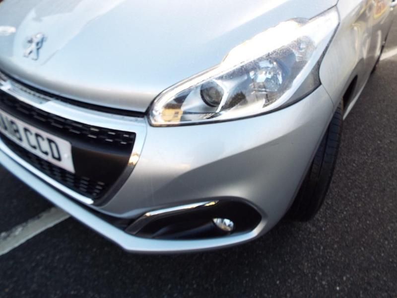 Used Peugeot 208 Allure Premium 2018 Silver Hatchback