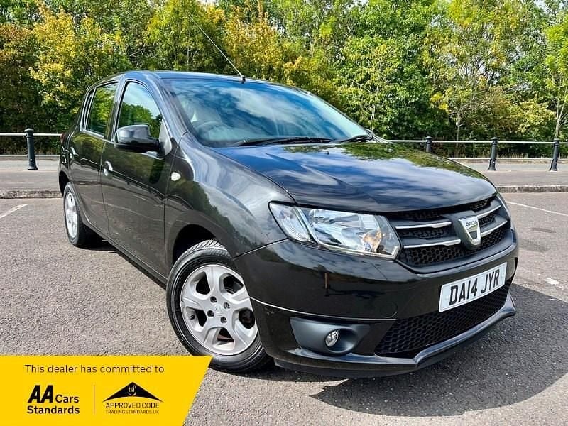 Black Used 2014 Dacia Sandero Lauréate Hatchback | £4,795 (Fair price) - Image 1/4