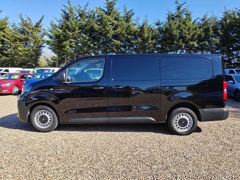 Begagnad Citroën Dispatch 120 HK (88 kW) 2024 Svart Minibuss