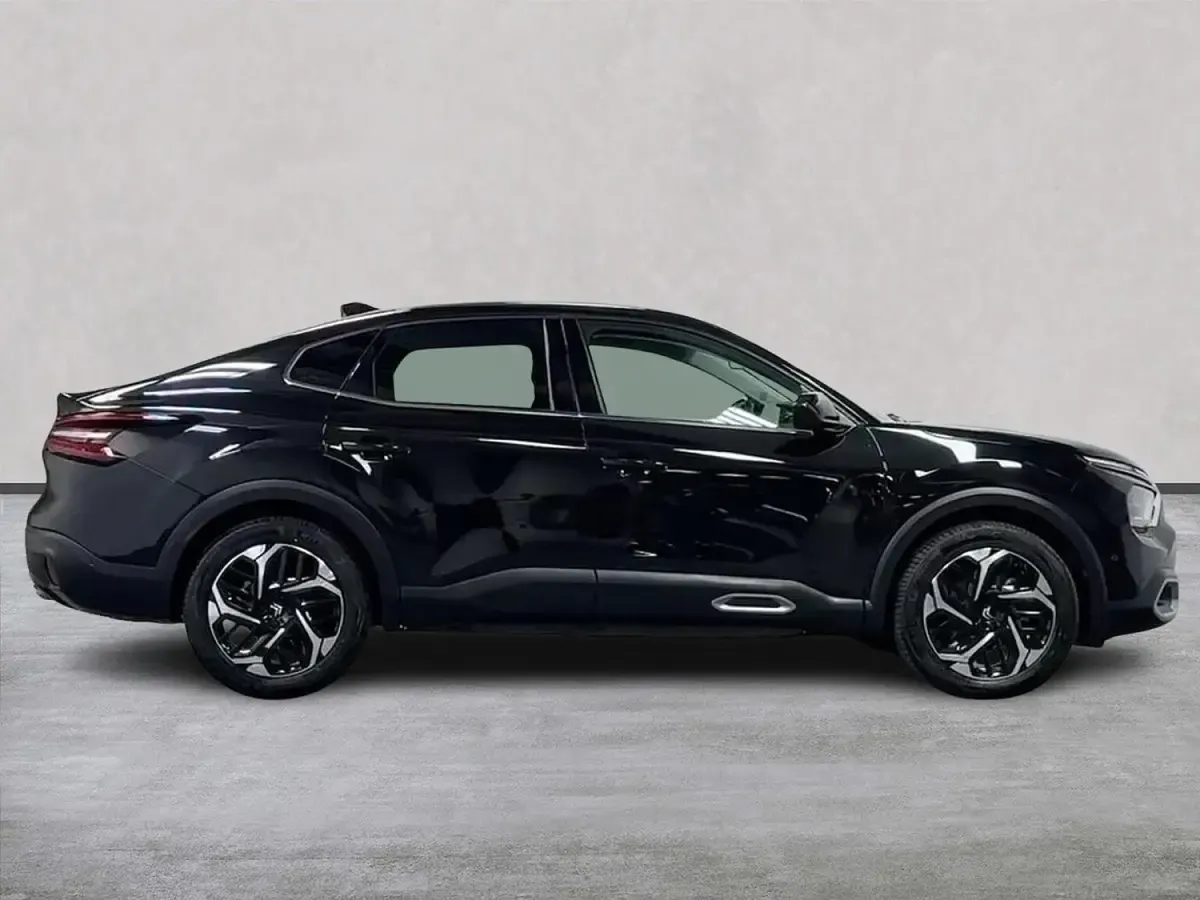 Używany Citroën C4 PureTech 2024 Czarny SUV