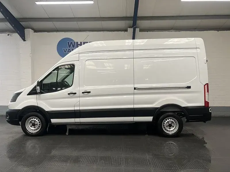 Usado Ford Transit S 130 HP (95 kW) 2022 Branco Van