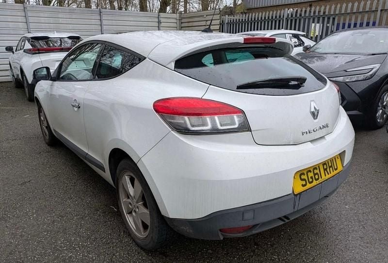 Used Renault Mégane Coupé Dynamique 2011 White Coupe