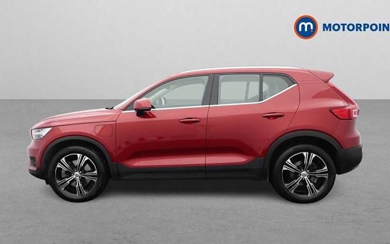 Used Volvo XC40 Inscription 211 HP (155 kW) 2021 Red SUV