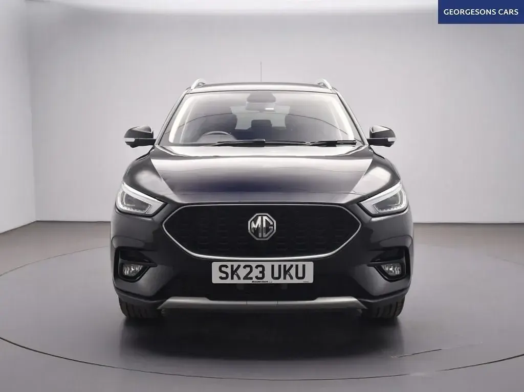 Usado MG ZS Exclusive 106 CV (77 kW) 2023 Negro SUV