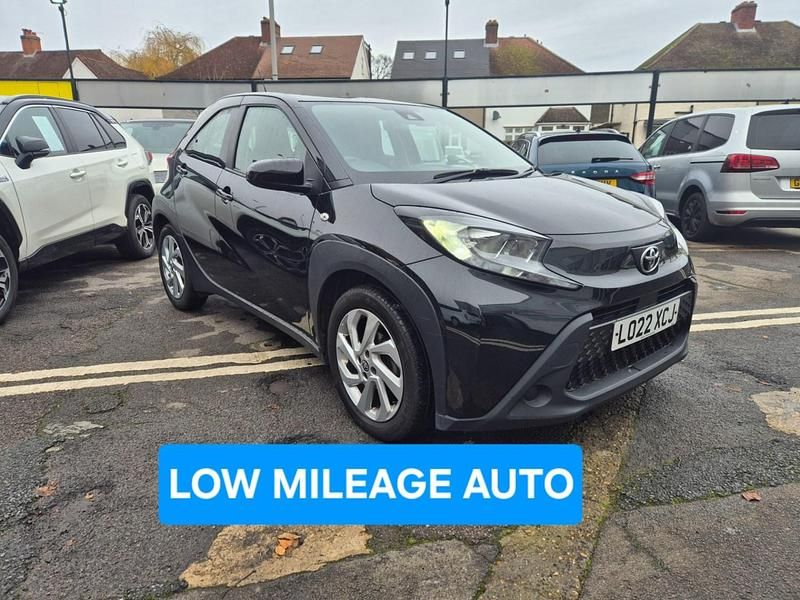 Used Toyota Aygo X PURE 72 HP (52 kW) 2022 Black SUV