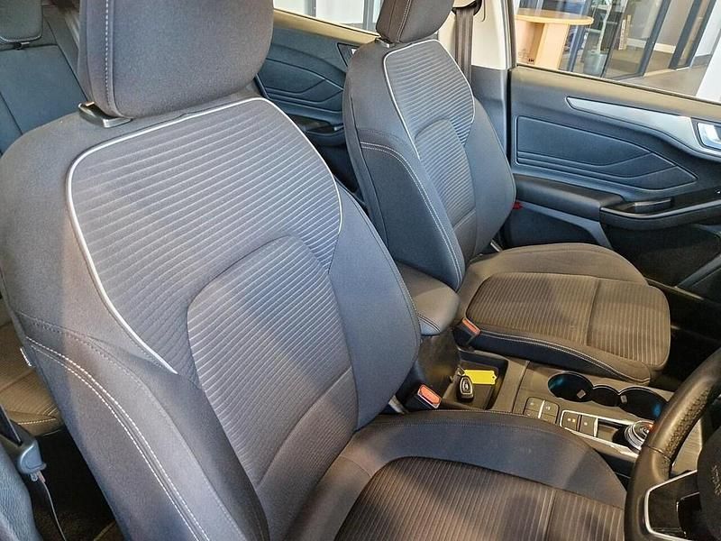 Used Ford Focus Titanium 125 HP (91 kW) 2019 Silver Estate