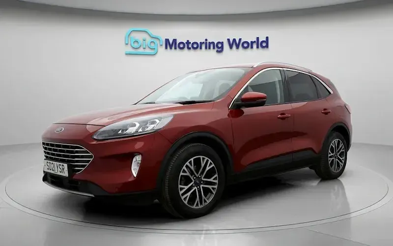 Used Ford Kuga Titanium 120 HP (88 kW) 2021 Red SUV