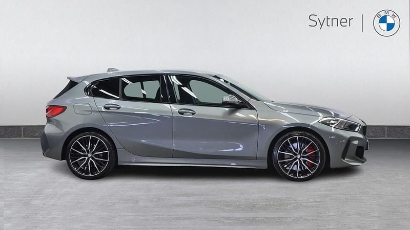 Begagnad BMW 128 Shadowline 261 HK (191 kW) 2023 Grå