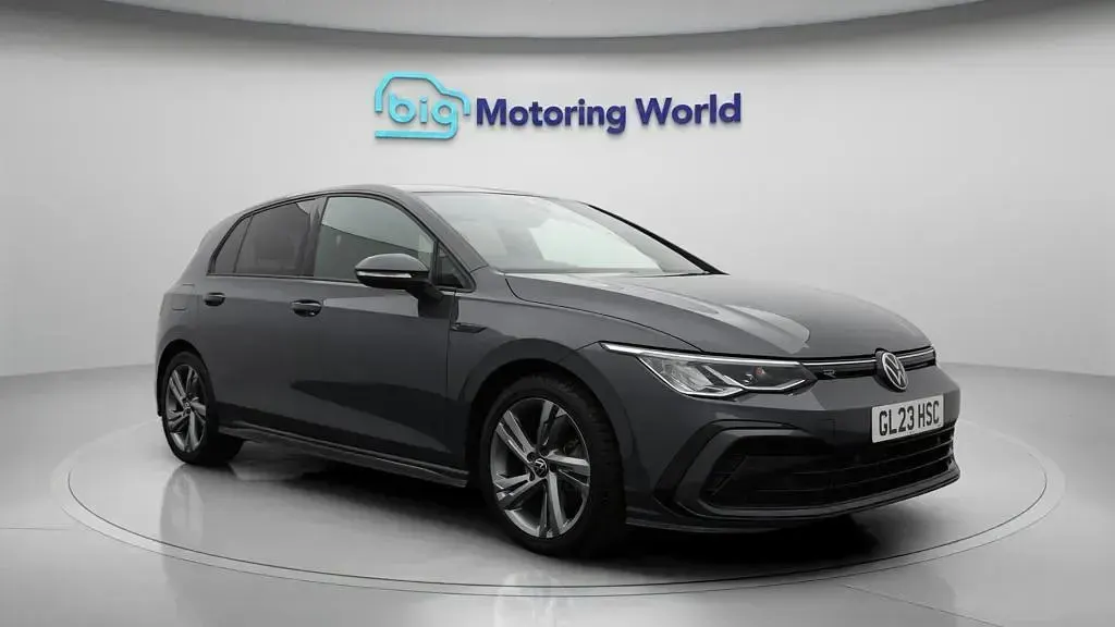 Used VW Golf VIII R-line 131 HP (96 kW) 2023 Hatchback