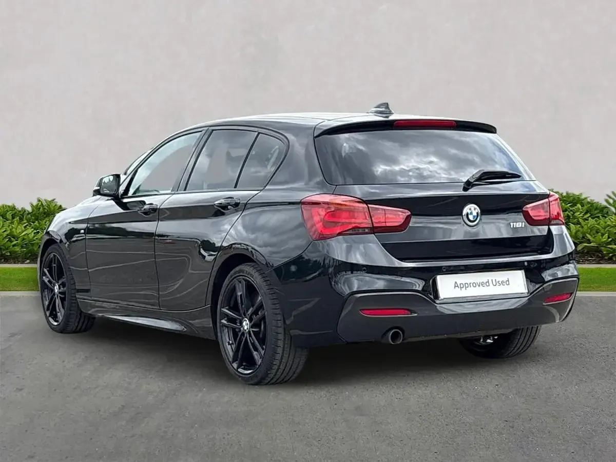 Used BMW 118 Efficient Dynamics 134 HP (98 kW) 2018 Black Hatchback