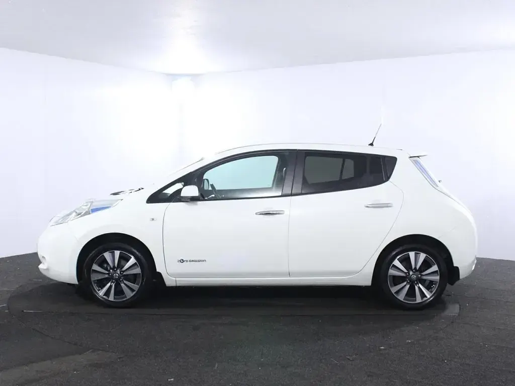 Used Nissan Leaf Tekna 80 kW (109 HP) 2017 Hatchback