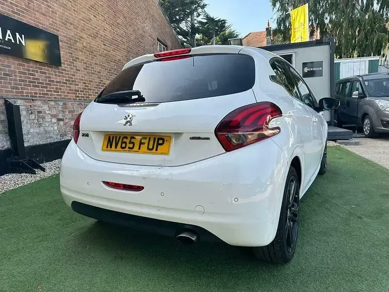 Gebraucht Peugeot 208 GT-line 2015 Weiß Kleinwagen
