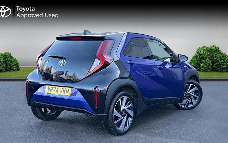 Used Toyota Aygo X 72 HP (52 kW) 2024 Juniper blue bitone SUV