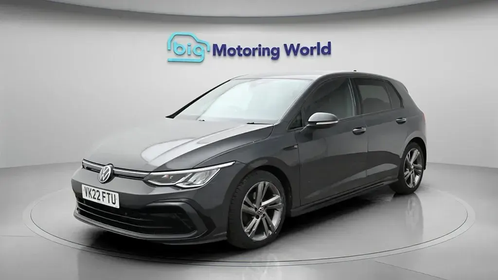 Używany VW Golf VIII R-line 150 KM (110 kW) 2022 Szary Hatchback