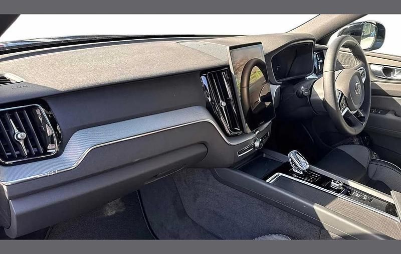 New Volvo XC60 Plus 345 HP (253 kW) 2026 Black SUV