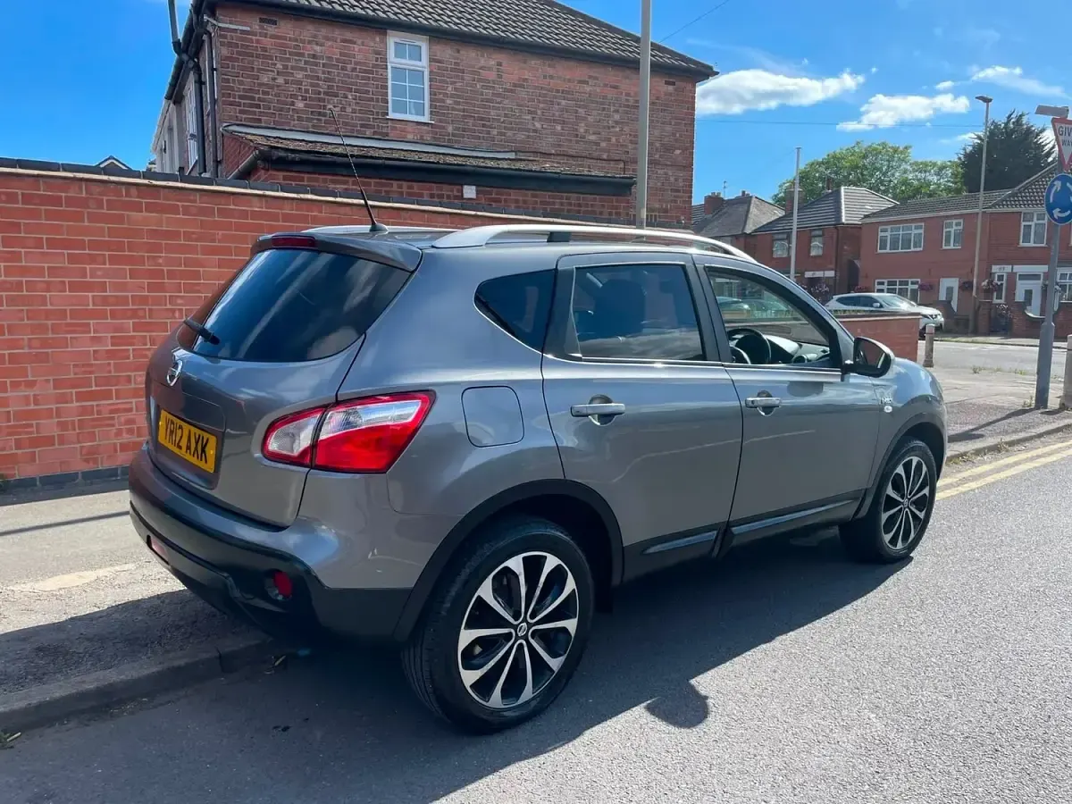 Used Nissan Qashqai N-TEC 117 HP (86 kW) 2012 Grey SUV