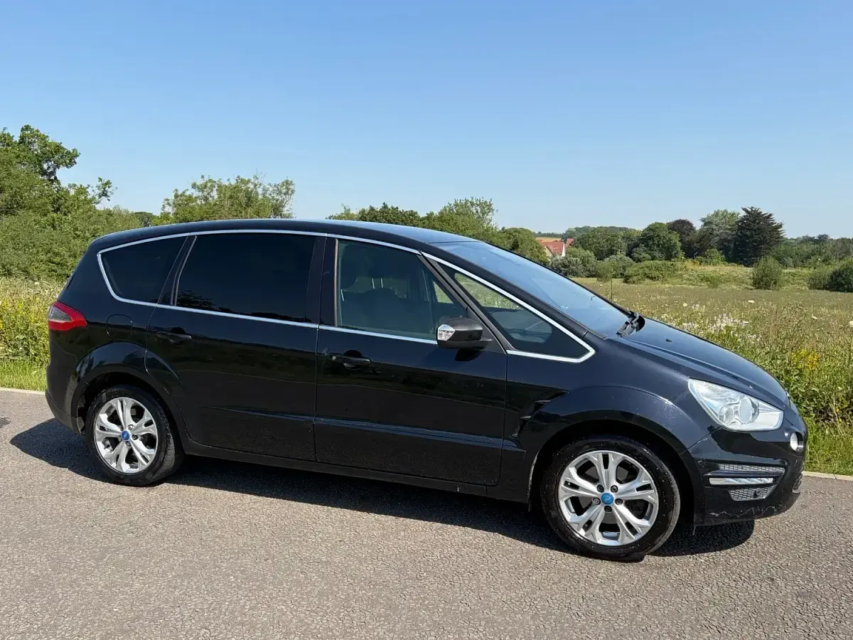 Used Ford S-MAX Titanium 140 HP (102 kW) 2011 Black MPV