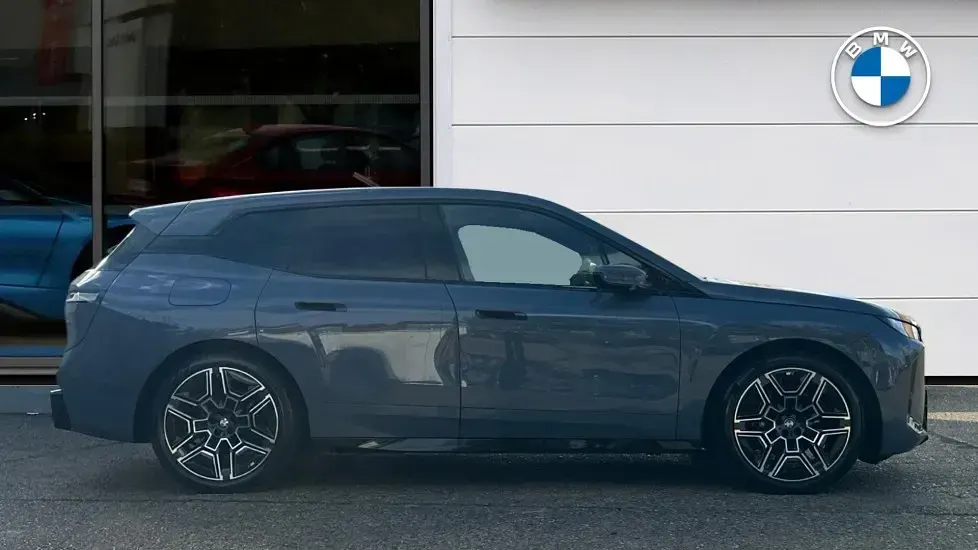 Usado BMW iX M Sport 295 kW (402 HP) 2025 Cinzento SUV