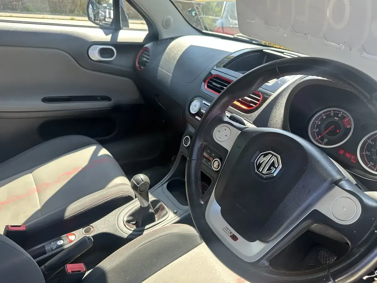 Used MG MG3 106 HP (77 kW) 2014 Black Hatchback