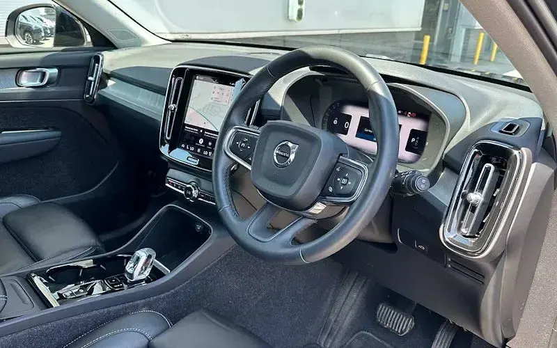 Used Volvo XC40 Plus 163 HP (119 kW) 2026 SUV